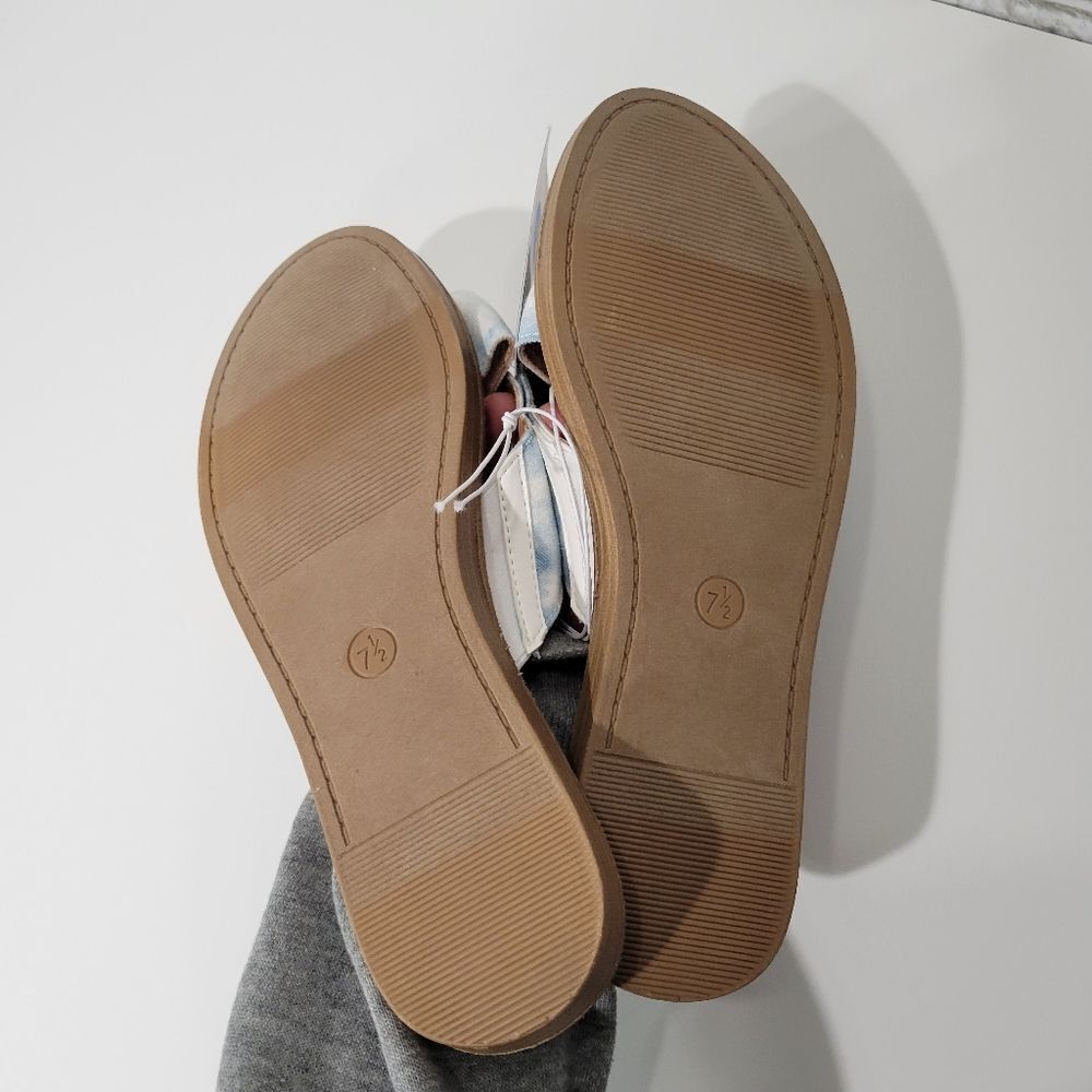 NWT Universal Thread sandals - Picture 7 of 8